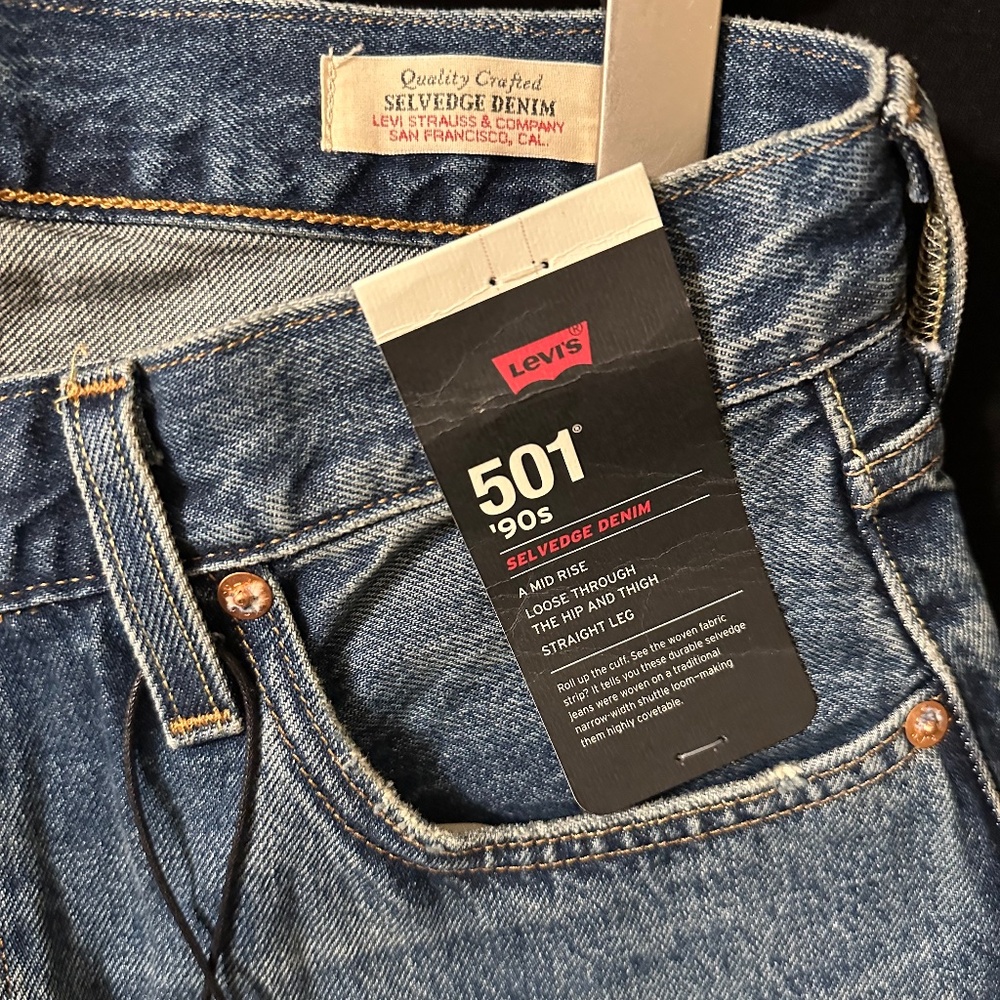Levi’s 501 ‘90s Selvedge Straight Leg Jeans – Women’s 28x32 Medium Wash